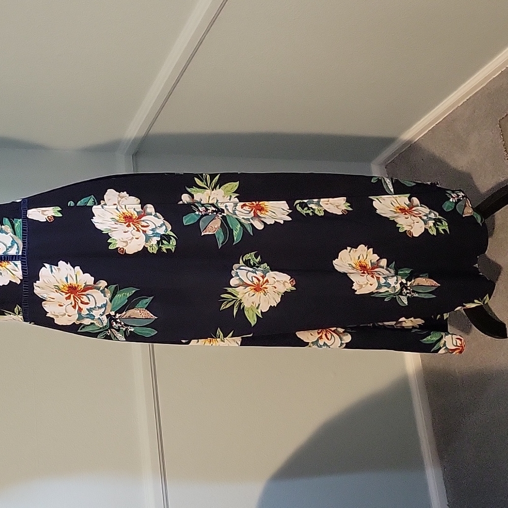 Maxi Floral Halter Dress - Picture 2 of 4